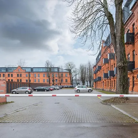 Shanti Barracks By Polo Kaunas